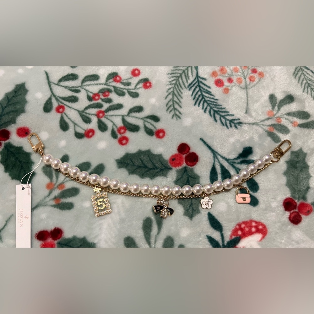 Josslyn Company Faux Pearl Bag Chain ✨NWT✨